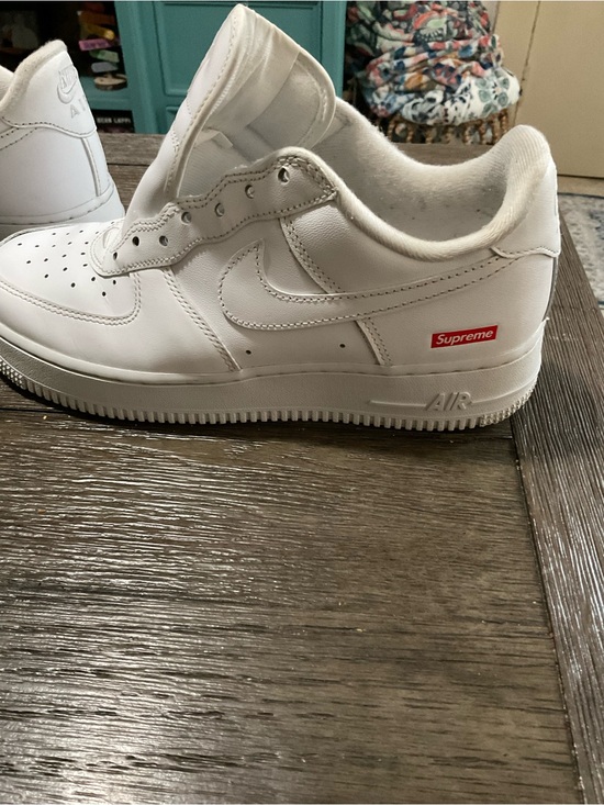 Used nike Air Force 1 White Sneakers with Red Supreme Laces main image 14